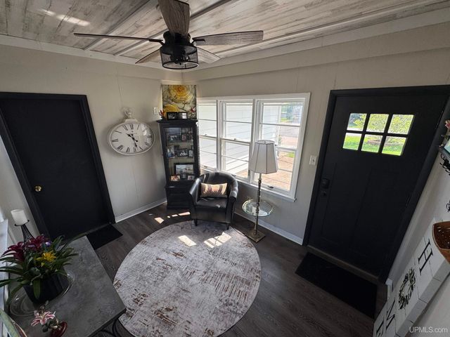 614 Beech St, Iron Mountain, MI 49801