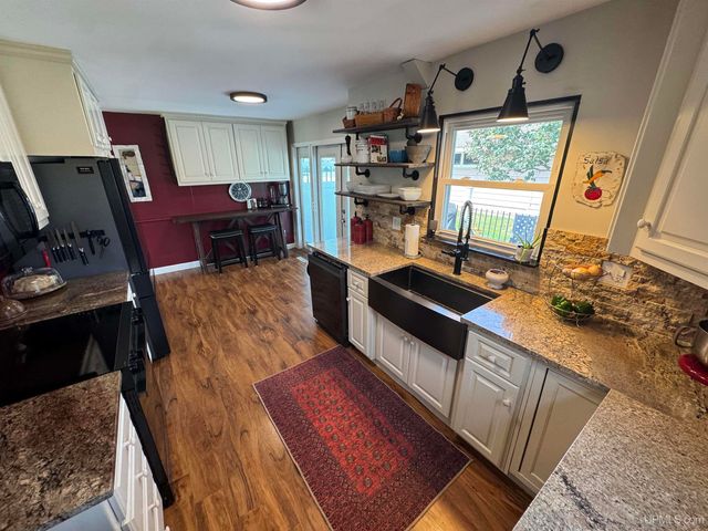 614 Beech St, Iron Mountain, MI 49801