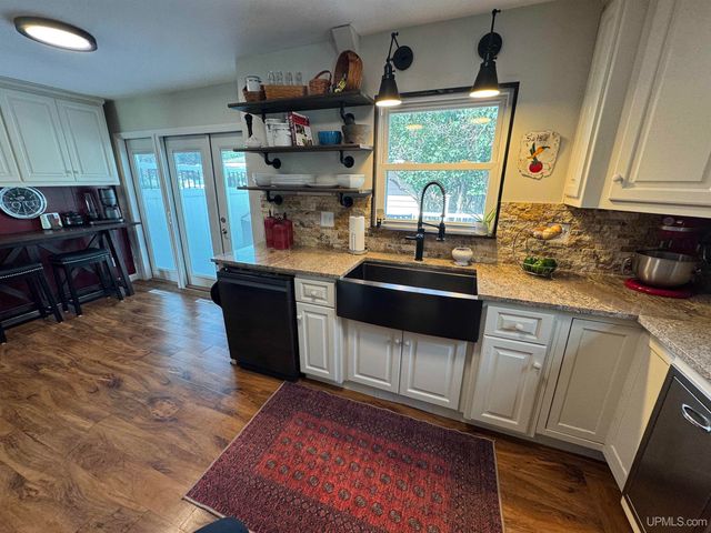 614 Beech St, Iron Mountain, MI 49801