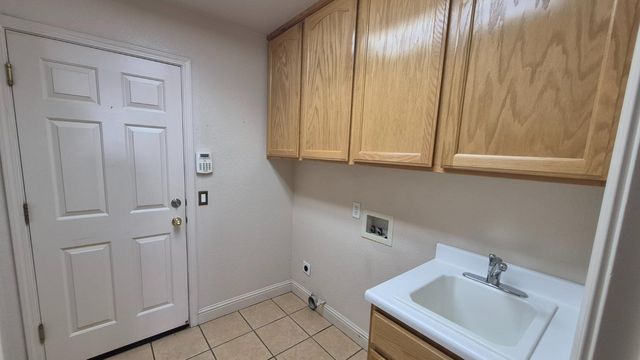 2604 Javan Ln, Carmichael, CA 95608