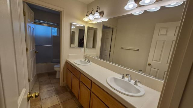 2604 Javan Ln, Carmichael, CA 95608