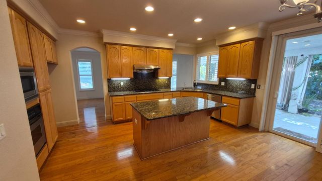 2604 Javan Ln, Carmichael, CA 95608