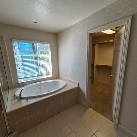 2604 Javan Ln, Carmichael, CA 95608