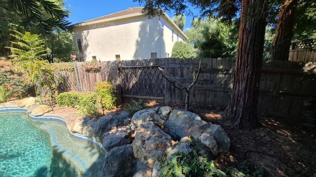 2604 Javan Ln, Carmichael, CA 95608