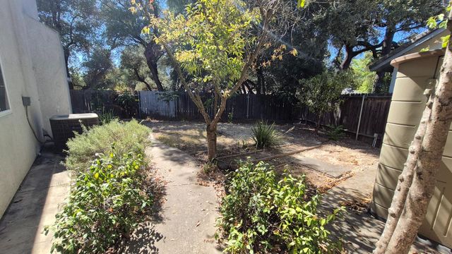 2604 Javan Ln, Carmichael, CA 95608