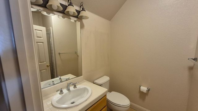 2604 Javan Ln, Carmichael, CA 95608