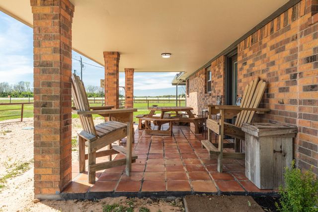 27427 Highway 36, Damon, TX 77430