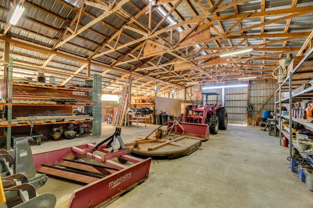 27427 Highway 36, Damon, TX 77430