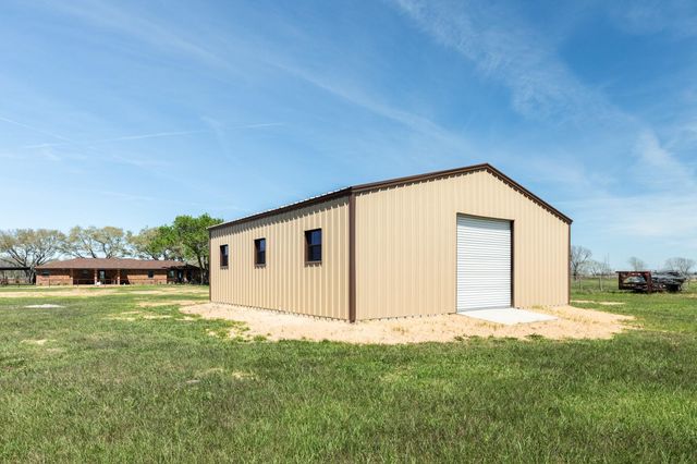 27427 Highway 36, Damon, TX 77430