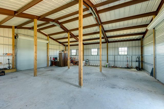 27427 Highway 36, Damon, TX 77430