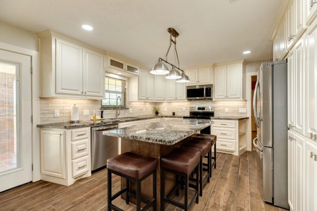 27427 Highway 36, Damon, TX 77430