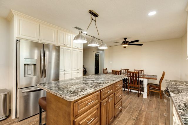 27427 Highway 36, Damon, TX 77430