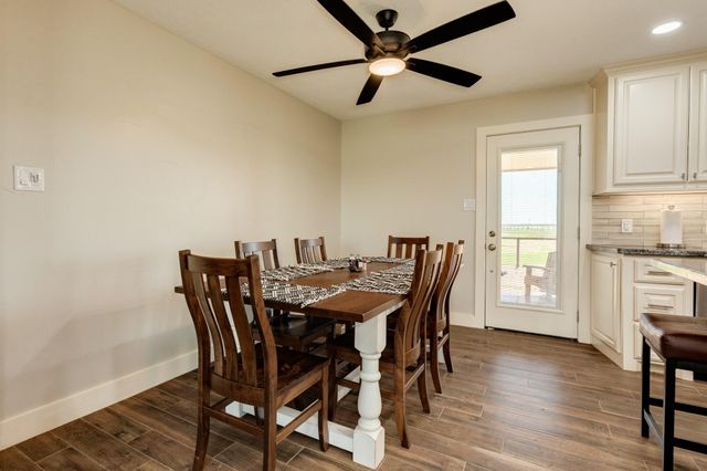 27427 Highway 36, Damon, TX 77430