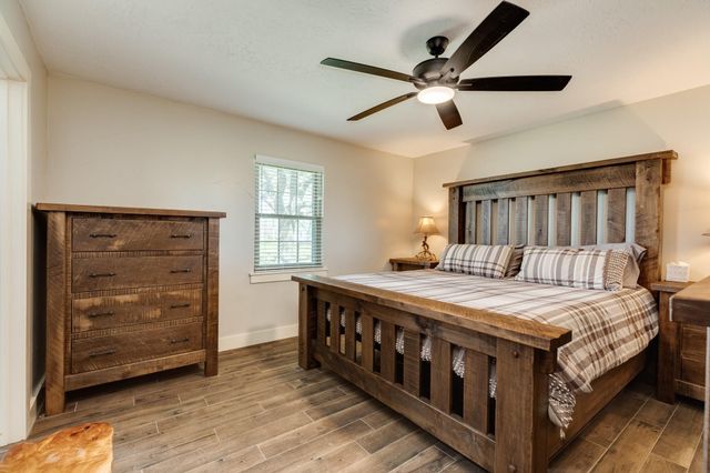 27427 Highway 36, Damon, TX 77430