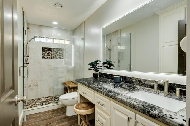 27427 Highway 36, Damon, TX 77430