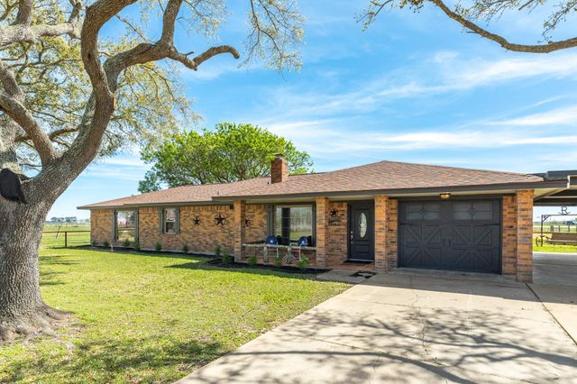 27427 Highway 36, Damon, TX 77430