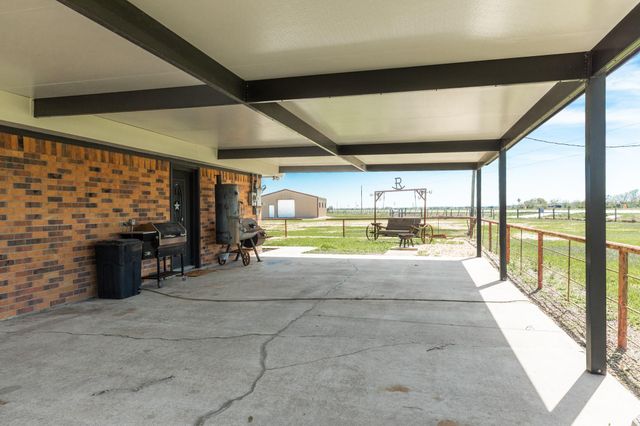 27427 Highway 36, Damon, TX 77430