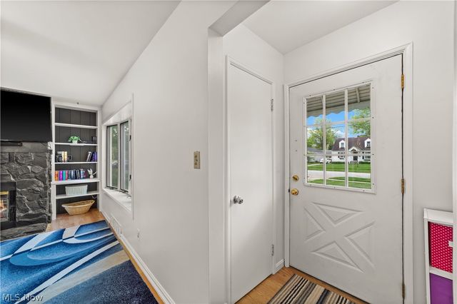 27840 Lincoln Road, Bay Village, OH 44140