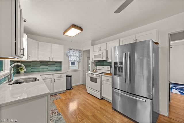 27840 Lincoln Road, Bay Village, OH 44140