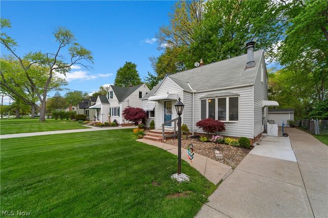 27840 Lincoln Road, Bay Village, OH 44140