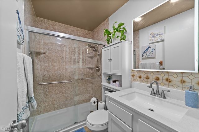 27840 Lincoln Road, Bay Village, OH 44140