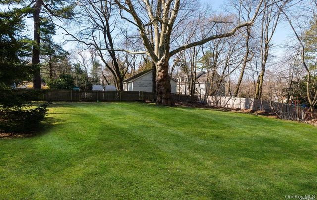 1011 Plandome Road, Manhasset, NY 11030