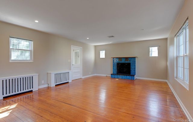 1011 Plandome Road, Manhasset, NY 11030