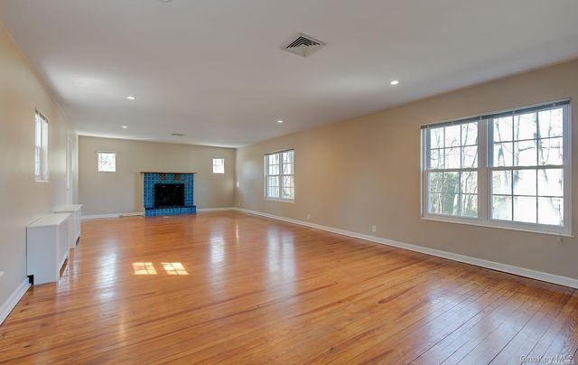 1011 Plandome Road, Manhasset, NY 11030