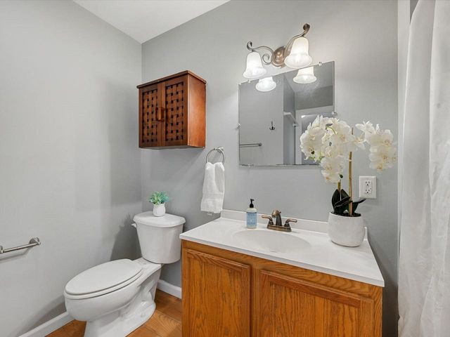 235 Park St Apt 7, Burlington, VT 05401
