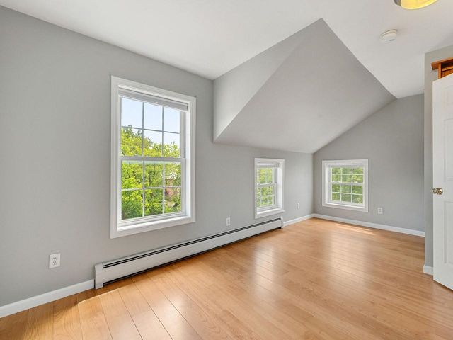 235 Park St Apt 7, Burlington, VT 05401