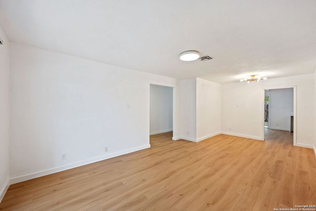 6822 Twin Lake, San Antonio, TX 78244