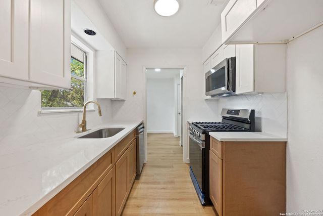 6822 Twin Lake, San Antonio, TX 78244