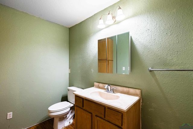 235 Ellis Dr., Waskom, TX 75692