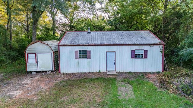 235 Ellis Dr., Waskom, TX 75692