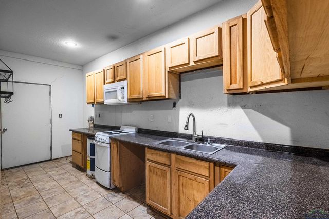 235 Ellis Dr., Waskom, TX 75692