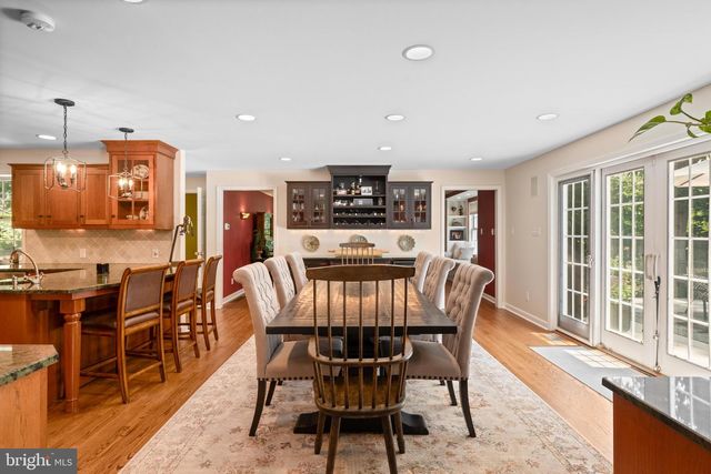 912 WEADLEY RD, Wayne, PA 19087