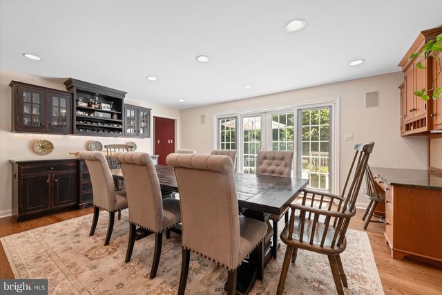 912 WEADLEY RD, Wayne, PA 19087