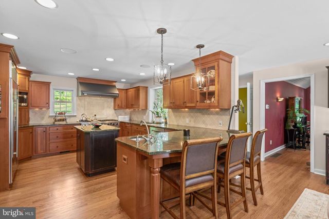 912 WEADLEY RD, Wayne, PA 19087