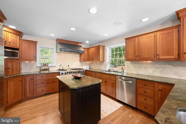 912 WEADLEY RD, Wayne, PA 19087