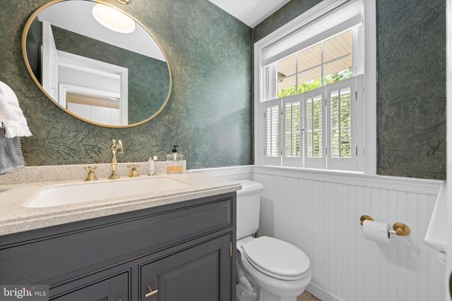912 WEADLEY RD, Wayne, PA 19087