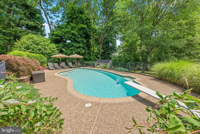 912 WEADLEY RD, Wayne, PA 19087