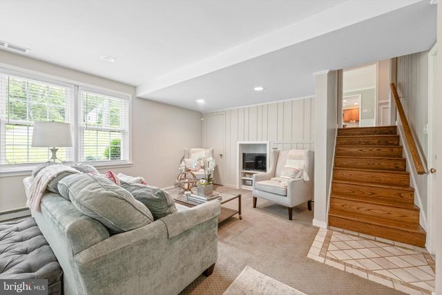 912 WEADLEY RD, Wayne, PA 19087