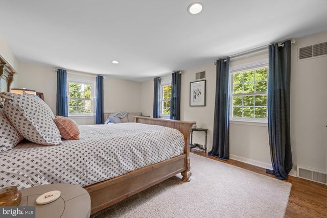912 WEADLEY RD, Wayne, PA 19087