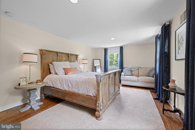 912 WEADLEY RD, Wayne, PA 19087