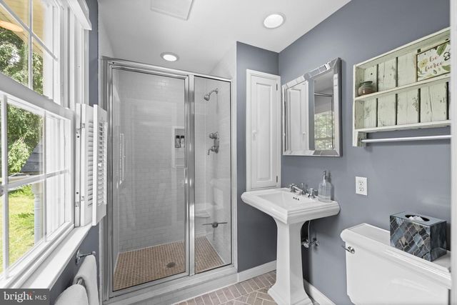 912 WEADLEY RD, Wayne, PA 19087