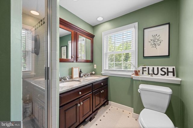 912 WEADLEY RD, Wayne, PA 19087