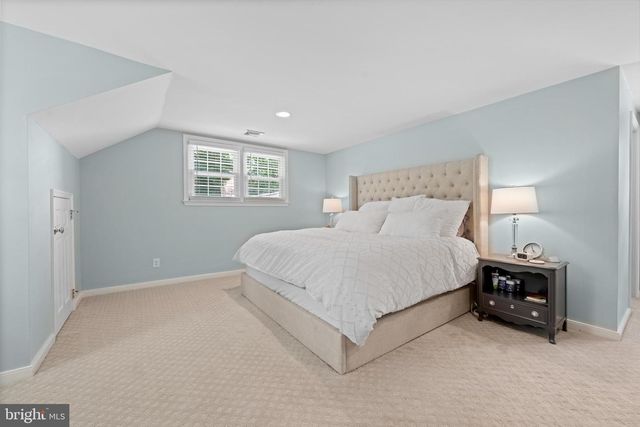 912 WEADLEY RD, Wayne, PA 19087