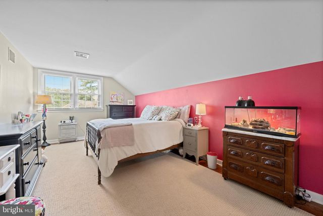 912 WEADLEY RD, Wayne, PA 19087