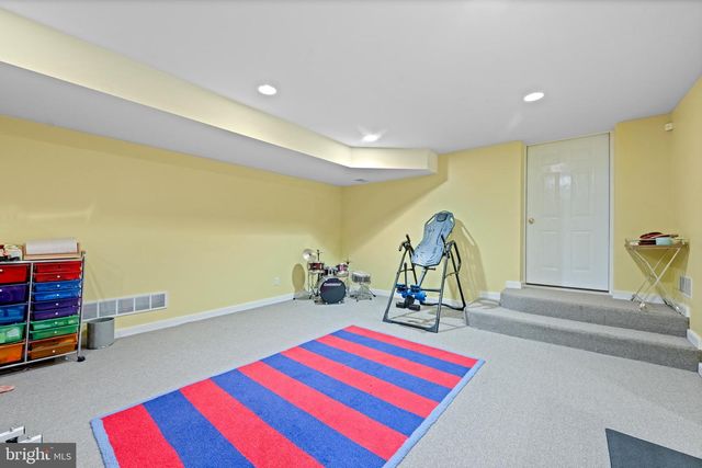 912 WEADLEY RD, Wayne, PA 19087