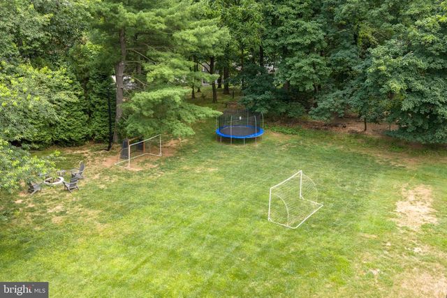 912 WEADLEY RD, Wayne, PA 19087